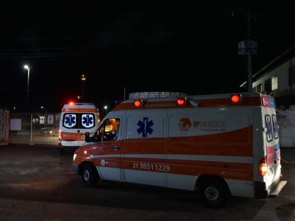 Ambulâncias aguardam a chegada dos pacientes de Manaus por Fernando Madeira
