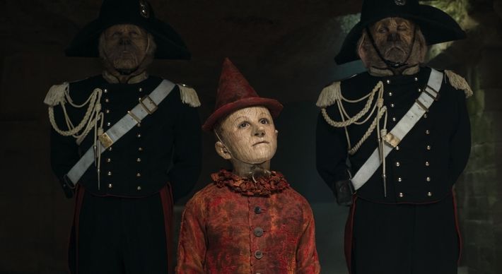 Tem adaptações para todos os gostos, desde terror, animação futurista – que se passa nos anos 3000 – até comédia erótica, estilo 'sexplotation'. Já o novo 'Pinóquio', finalmente chega aos cinemas do Brasil nesta semana
