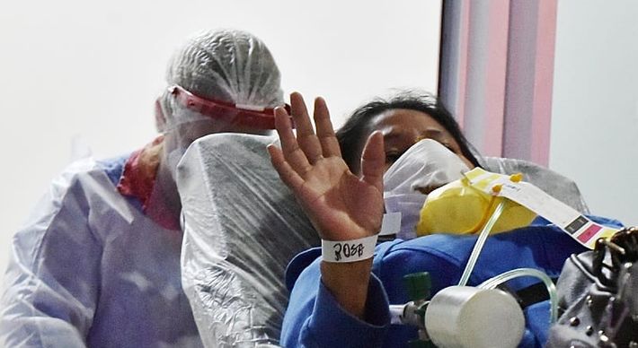 Nesta quinta-feira (21), 18 pacientes internados com coronavírus foram transferidos ao Espírito Santo em aeronave da Força Aérea Brasileira. Mais pacientes são aguardados