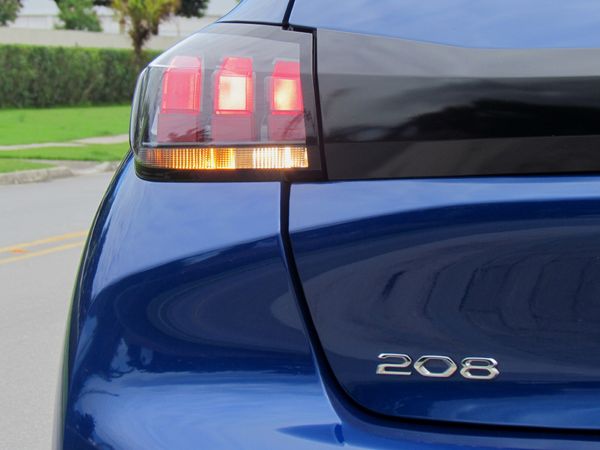 O novo 208 é parte fundamental da estratégia da Peugeot para tentar voltar ao “top 10” do mercado nacional.