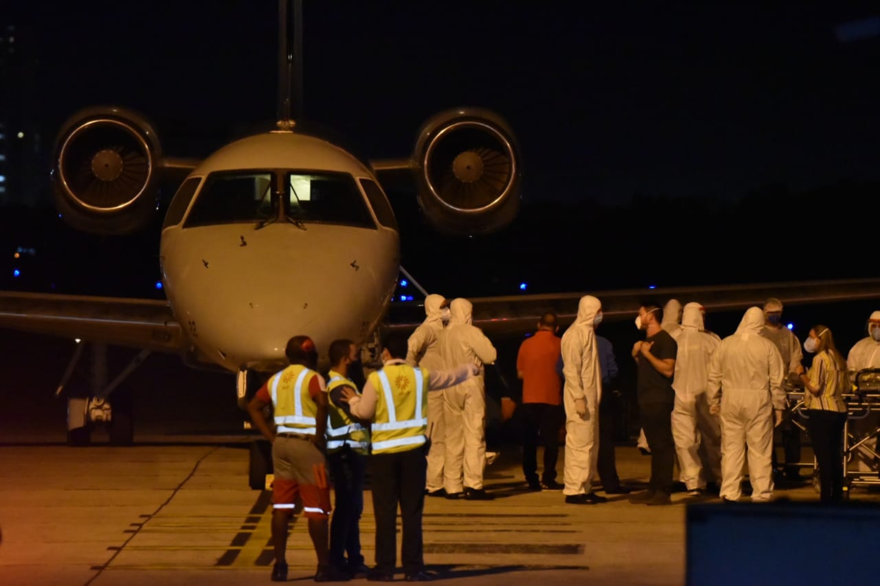 Pacientes de Manaus infectados com Covid-19 chegam ao Aeroporto de Vitória
