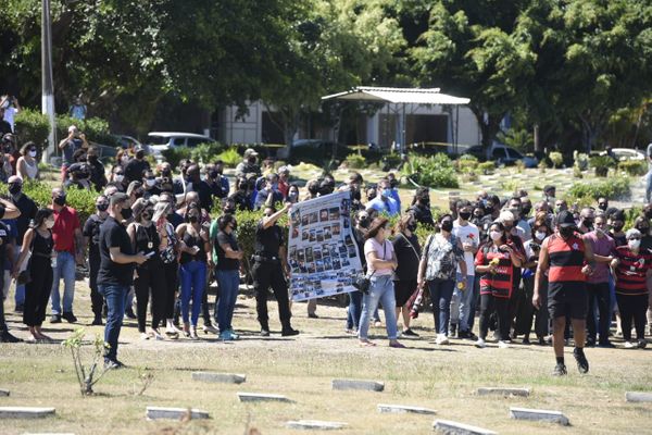 Rodrigo Rosa foi sepultado nesta quinta-feira (21) no Parque da Paz por Carlos Alberto Silva
