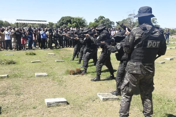 Rodrigo Rosa foi sepultado nesta quinta-feira (21) no Parque da Paz por Carlos Alberto Silva