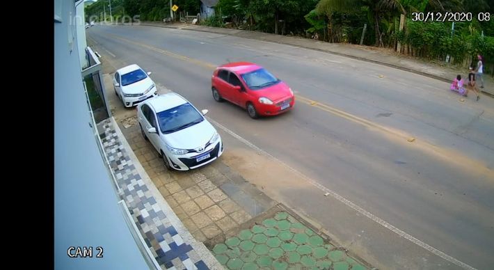 Dos três ladrões, dois foram presos e um deles continua sendo procurado pela Polícia Civil