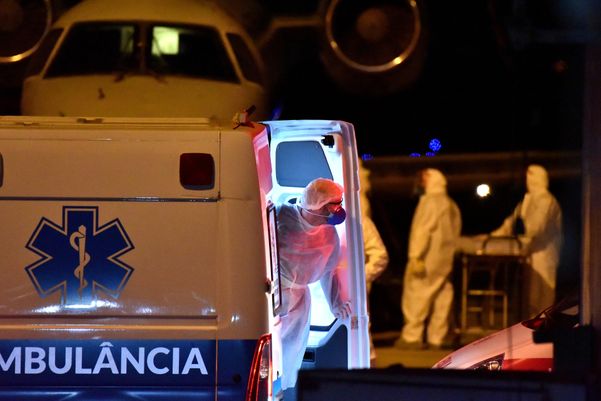Hospital Jayme Santos Neves, na Serra, recebe trinta e seis pacientes com Covid-19 vindos de Manaus por Fernando Madeira