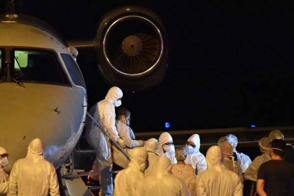 Hospital Jayme Santos Neves, na Serra, recebe trinta e seis pacientes com Covid-19 vindos de Manaus por Fernando Madeira