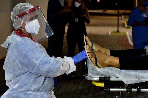Hospital Jayme Santos Neves, na Serra, recebe trinta e seis pacientes com Covid-19 vindos de Manaus por Fernando Madeira