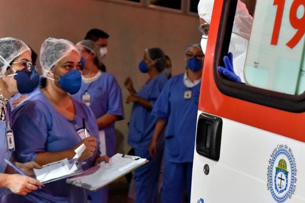 Hospital Jayme Santos Neves, na Serra, recebe trinta e seis pacientes com Covid-19 vindos de Manaus por Fernando Madeira
