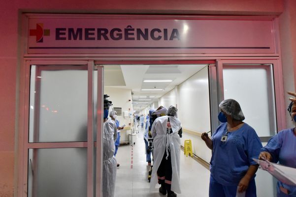 Hospital Jayme Santos Neves, na Serra, recebe trinta e seis pacientes com Covid-19 vindos de Manaus por Fernando Madeira