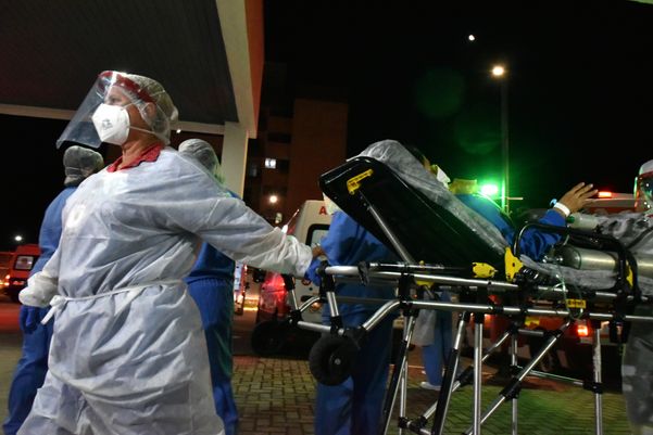 Hospital Jayme Santos Neves, na Serra, recebe trinta e seis pacientes com Covid-19 vindos de Manaus por Fernando Madeira