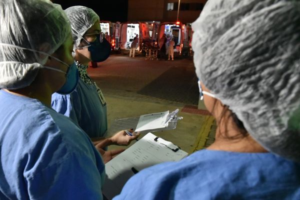 Hospital Jayme Santos Neves, na Serra, recebe trinta e seis pacientes com Covid-19 vindos de Manaus por Fernando Madeira