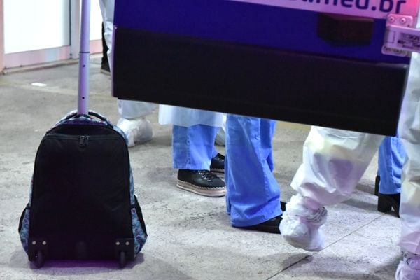 Hospital Jayme Santos Neves, na Serra, recebe trinta e seis pacientes com Covid-19 vindos de Manaus por Fernando Madeira