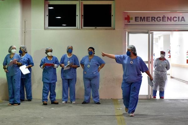 Hospital Jayme Santos Neves, na Serra, recebe trinta e seis pacientes com Covid-19 vindos de Manaus por Fernando Madeira
