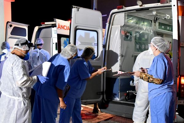 Hospital Jayme Santos Neves, na Serra, recebe trinta e seis pacientes com Covid-19 vindos de Manaus por Fernando Madeira