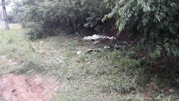 O acidente aconteceu na madrugada desta sexta-feira (22). Uma das motoristas saiu do local.