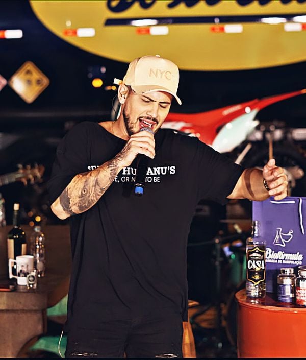 Para dar um up na sua carreira de cantor, Álvaro já foi morar em Goiânia, cidade considerada capital do sertanejo brasileiro