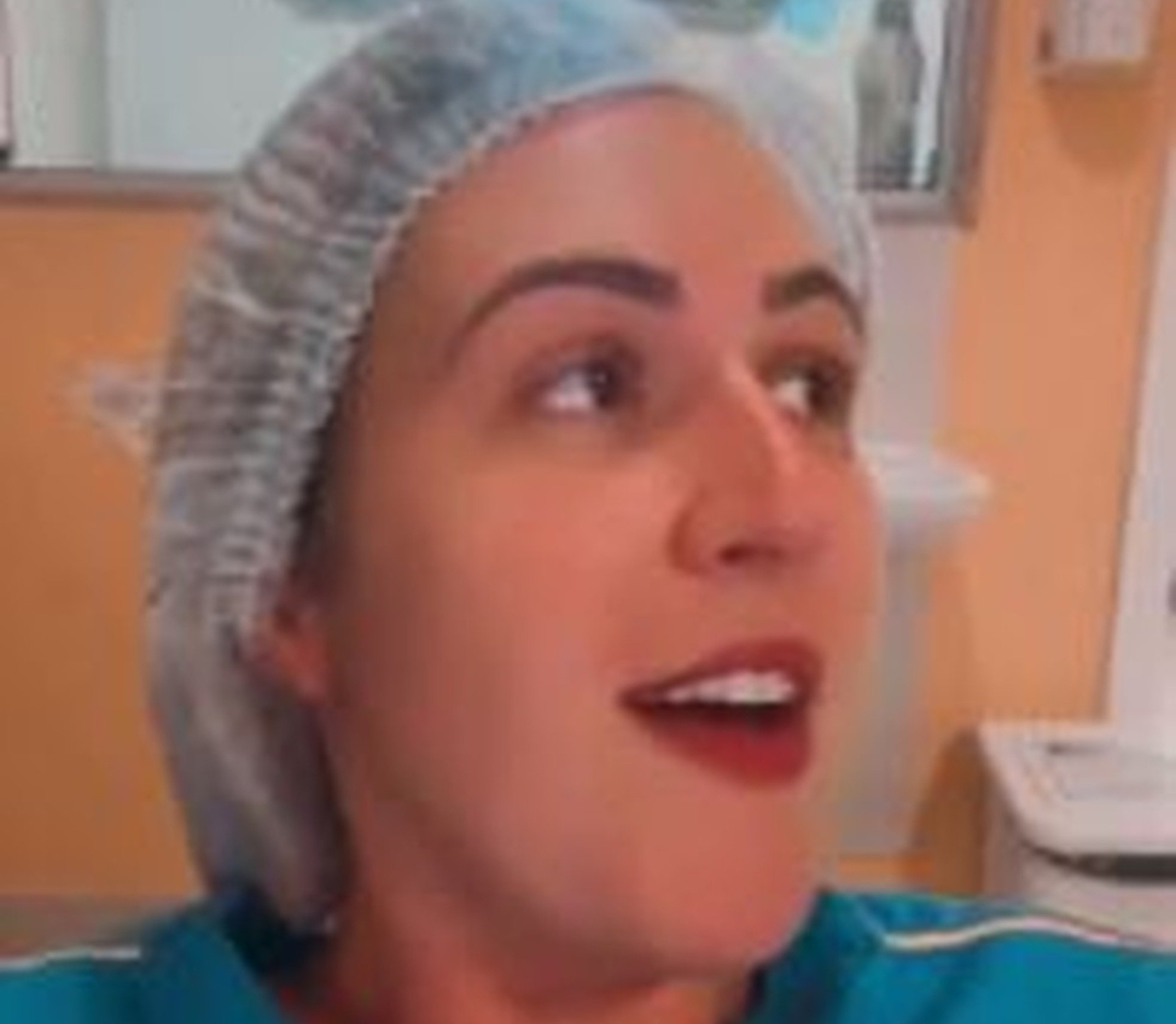 Órgão instaurou procedimento nesta segunda-feira (25) para apurar a conduta de Nathanna Ceschim, que publicou vídeos sem máscara no local de trabalho e ironizando vacina