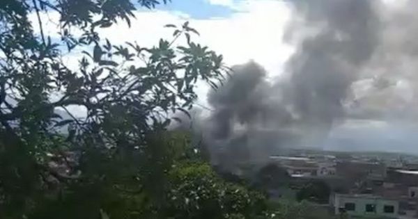 Incêndio atinge casa na Serra e explosão assusta moradores