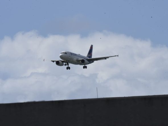 35.500 doses da vacina foram transportadas de avião por Carlos Alberto Silva