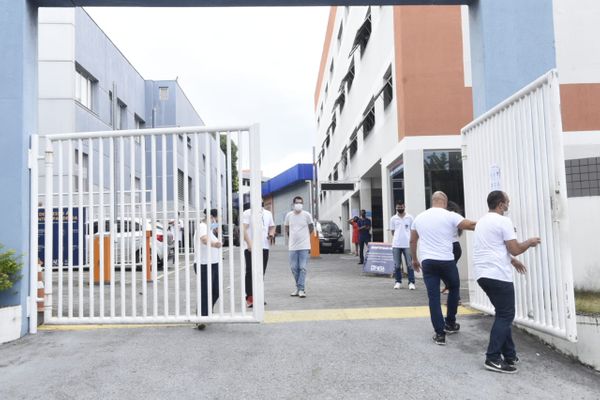 Às 13h se deu o fechamento dos portões nos locais de prova do Enem 2020 por Carlos Alberto Silva