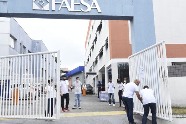 Às 13h se deu o fechamento dos portões nos locais de prova do Enem 2020 por Carlos Alberto Silva