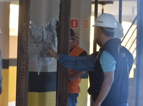 Edifício corre risco de desmoronamento em Vila Velha