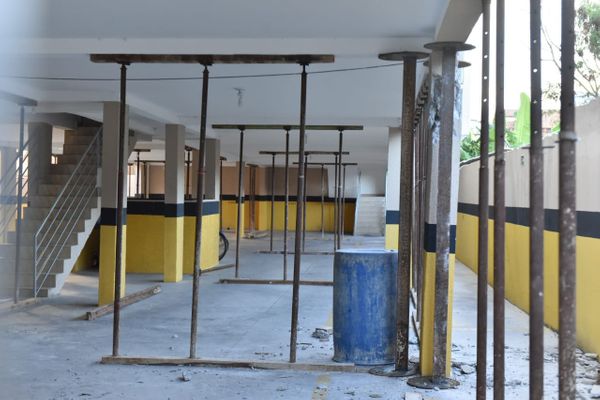 Edifício corre risco de desmoronamento em Vila Velha por Fernando Madeira