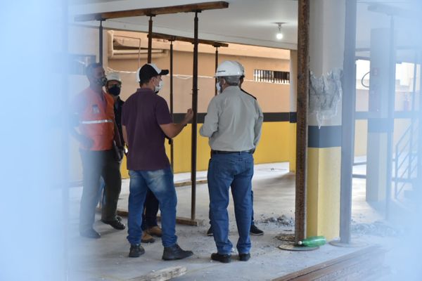 Edifício corre risco de desmoronamento em Vila Velha por Fernando Madeira