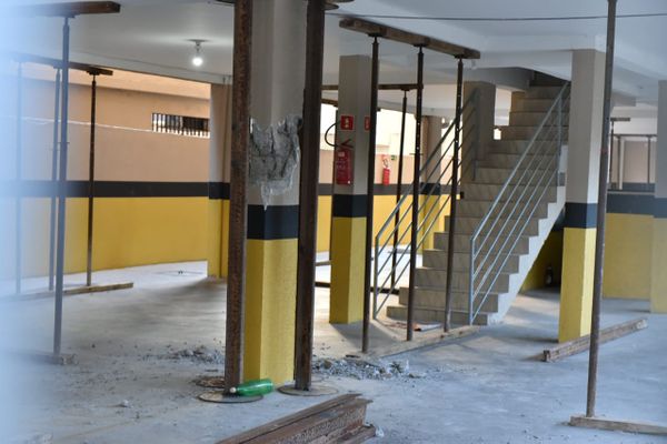 Edifício corre risco de desmoronamento em Vila Velha por Fernando Madeira