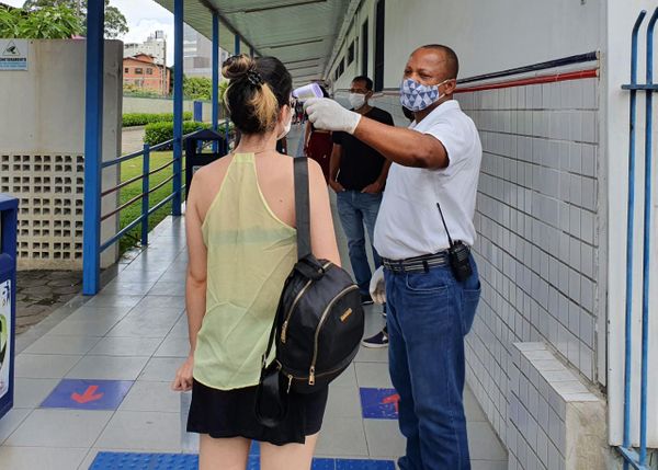 Movimentação no Salesiano do Forte São João para a realização do Enem 2020 por Carlos Alberto Silva 