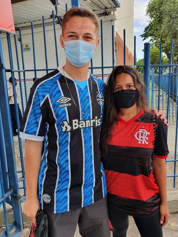 Torcedores do Grêmio e do Flamengo, Giovanni Luis Cobalchini e Julianna Justa Marques vão prestar o Enem 2020 por Carlos Alberto Silva 