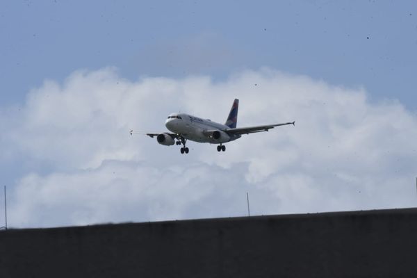 35.500 doses da vacina foram transportadas de avião por Carlos Alberto Silva