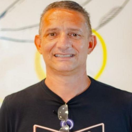 O vendedor ambulante relatou sua luta pela vida após contrair o vírus