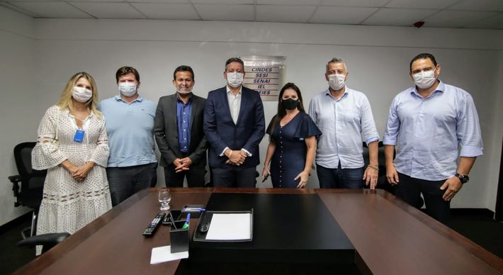 Líder do Centrão, Arthur Lira (PP-AL) é o candidato de Bolsonaro para presidir a Câmara e minimiza percalços do governo no combate à pandemia de Covid-19