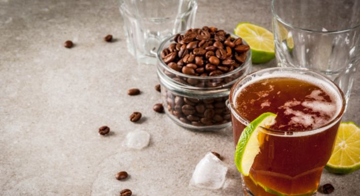Especialistas em bebidas mostram como explorar o poder de impacto e a versatilidade desses ingredientes na criação de drinques