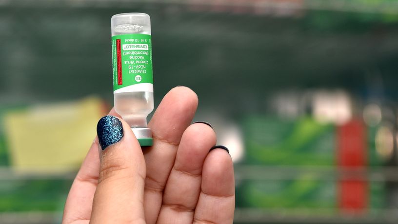 Ana Claudia Souza, enfermeira servidora na Unidade de Saúde de Araças. tomou a vacina contra Covid-19 de Oxford Astrazeneca 