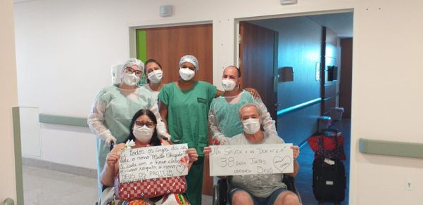 Neusa e Carlos Balbino ficaram internados por 10 dias no mesmo quarto de um hospital em Cachoeiro de Itapemirim