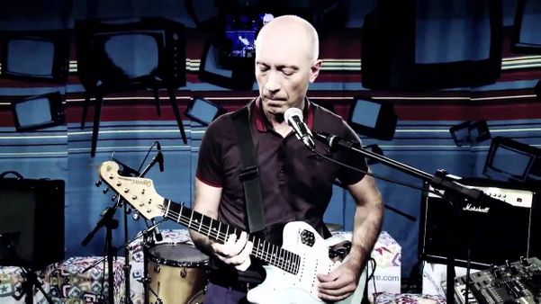 Guitarrista Edgar Scandurra em vídeo do "Showlivre" por Produção/YouTube