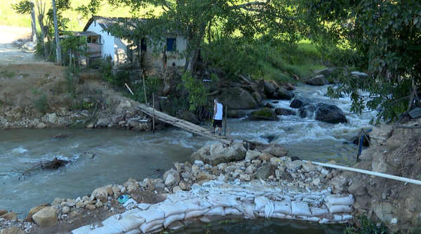 Moradores da comunidade de Prosperidade aguardam reconstrução de ponte