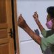 Imagem - Voluntários constroem casa para mulher que vivia em barraco no ES
