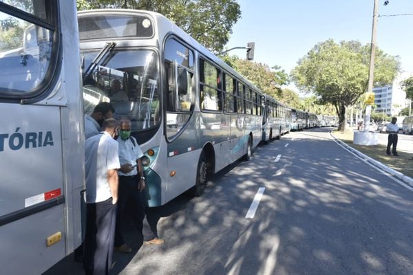 Rodoviários fazem manifestação em Vitória por Ricardo Medeiros