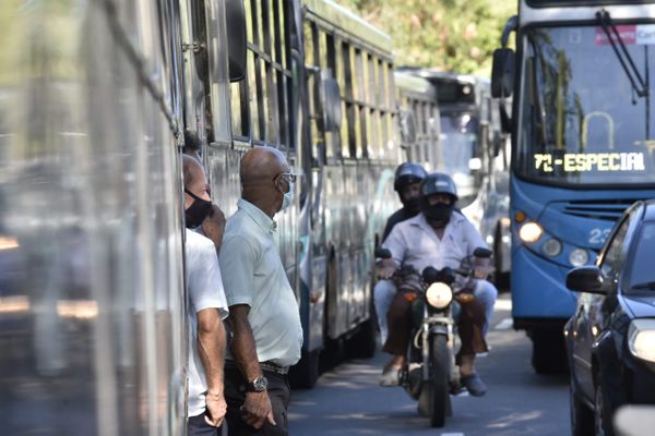 Rodoviários fazem manifestação em Vitória por Ricardo Medeiros