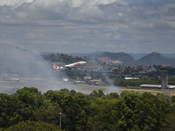Fumaça é vista na região do aeroporto de Vitória por Ricardo Medeiros