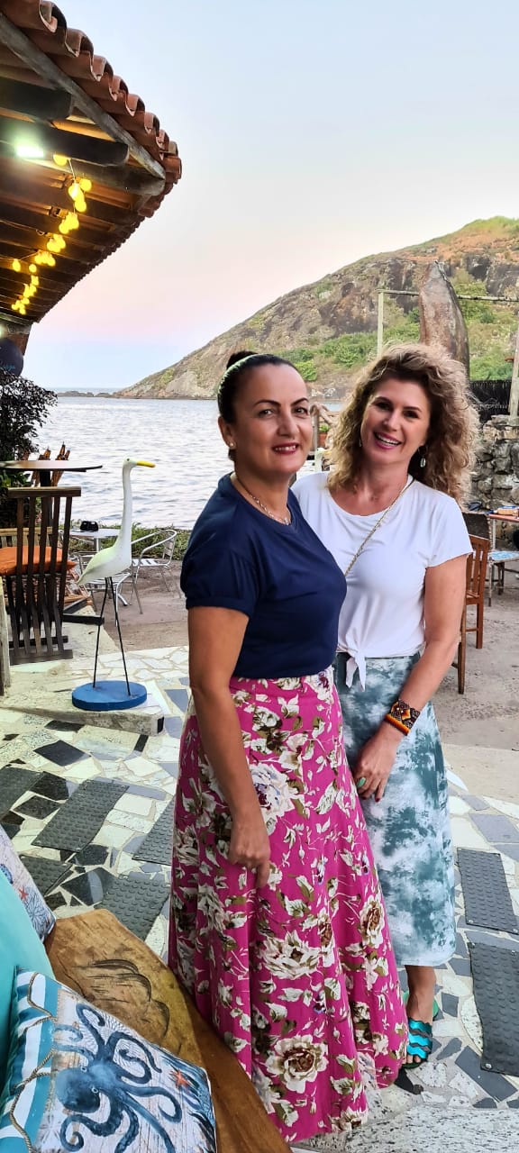 Claudia Serra e Fabiana Croce: tarde de Lua Cheia na Barra do Jucu