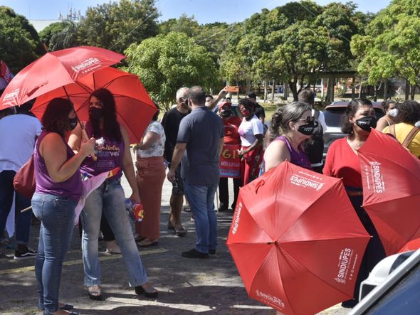 A concentração para a carreata foi na Ufes por Ricardo Medeiros