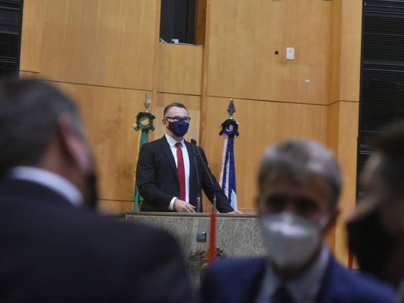 Sergio Majeski discursa na sessão da Assembleia que reelegeu Erick Musso  por Fernando Madeira