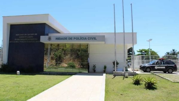 Indivíduo compareceu à Delegacia de Piúma para prestar depoimento e o mandado de prisão contra ele foi cumprido, na tarde de quinta-feira (3)