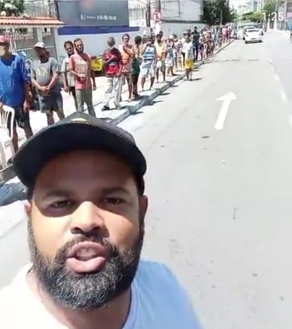 Voluntário distribui 700 refeições por dia para quem passa fome na pandemia 