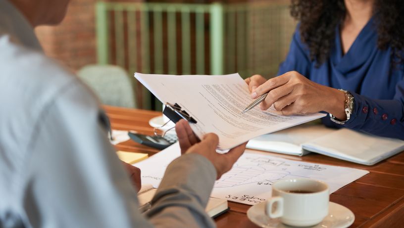 Fique atento na hora de fechar o contrato e garanta as exigências da Lei de Locações.