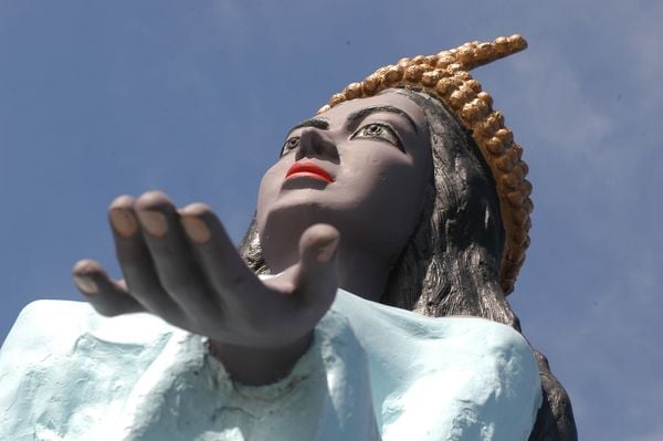2008 - Vitória - Estátua de Iemanjá, na Praia de Camburi  por Fábio Vicentini/Arquivo A Gazeta